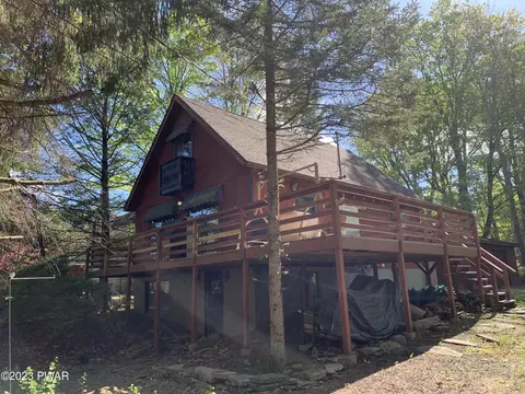 635 Lakeview Dr, Lake Ariel, PA 18436