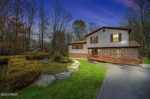 4072 S Fairway Dr, Lake Ariel, PA 18436