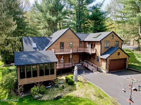 100 Spinnler Pl, Tafton, PA 18464
