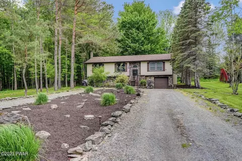 1579 Woodcrest Ln, Lake Ariel, PA 18436