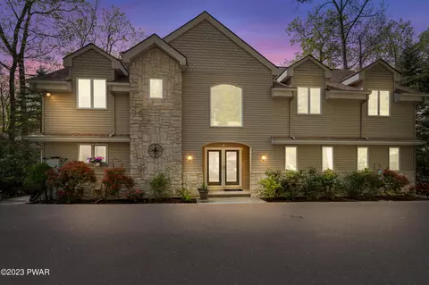 128 Paupack Point Rd, Hawley, PA 18428