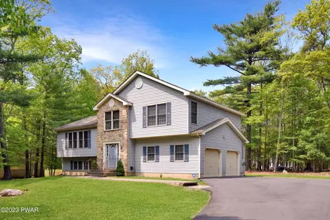 127 Magnolia Ln, Milford, PA 18337