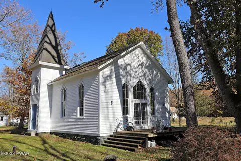 24 Stardust Trl, Equinunk, PA 18417
