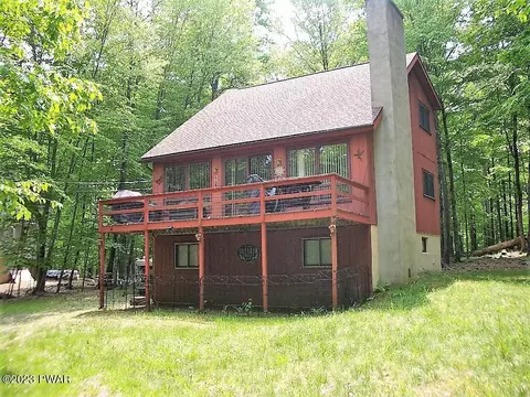 86 N Fairway Dr, Lake Ariel, PA 18436