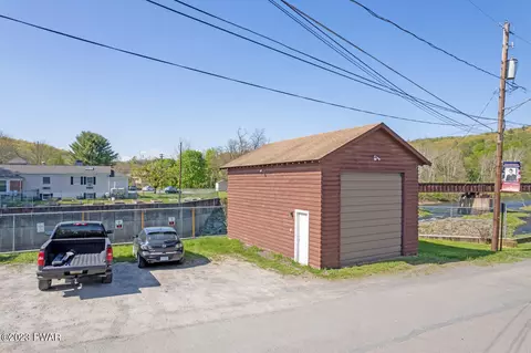 509 River St, Hawley, PA 18428