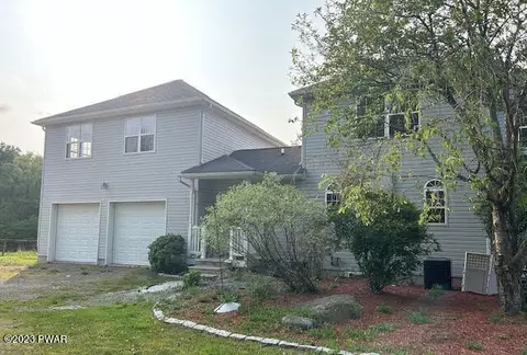 382 Roemerville Rd, Greentown, PA 18426