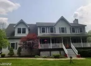 113 Fox Tail Rd, Greeley, PA 18425