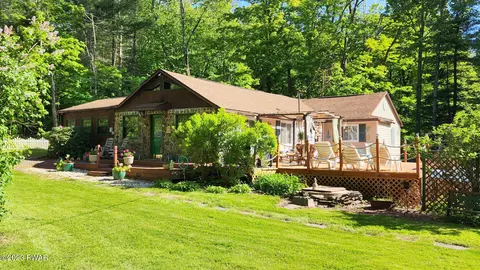 3656 State Rte 2014, Clifford Township, PA 18421