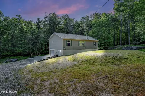 106 Orchard Ln, Greentown, PA 18426