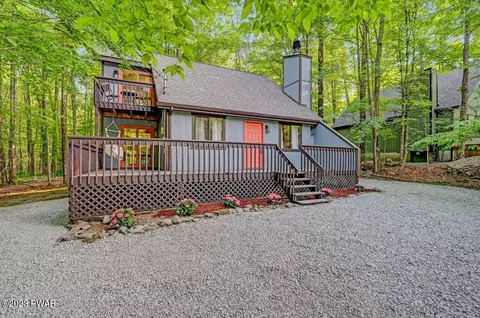 29 Ridgeview Dr, Lake Ariel, PA 18436