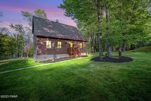 36 Black Bear Rd, Lake Ariel, PA 18436
