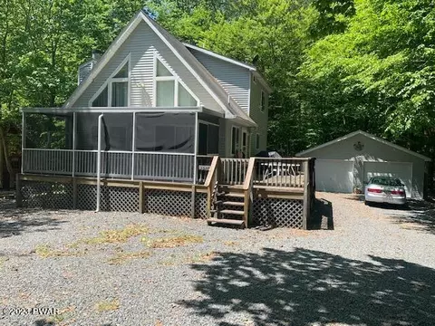 1046 Boathouse Rd, Lake Ariel, PA 18436