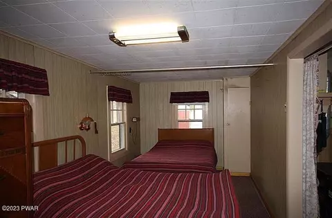111 Ness Rd, Dingmans Ferry, PA 18328 photo 9
