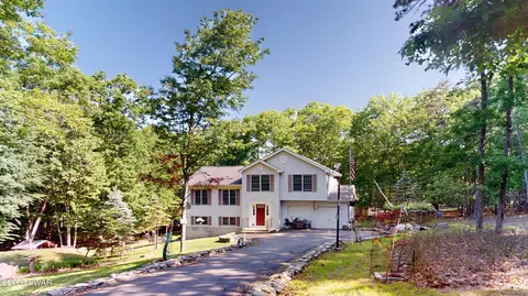 111 Plum Ln, Milford, PA 18337