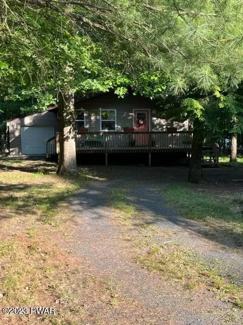 130 Cobblestone Dr, Milford, PA 18337