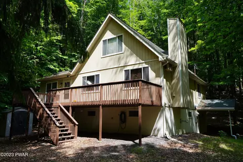 103 N Fairway Dr, Lake Ariel, PA 18436