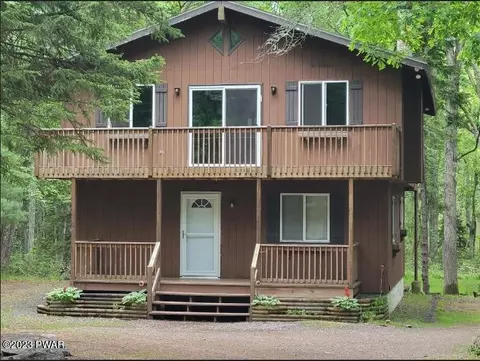 802 Nugget Ct, Lords Valley, PA 18428
