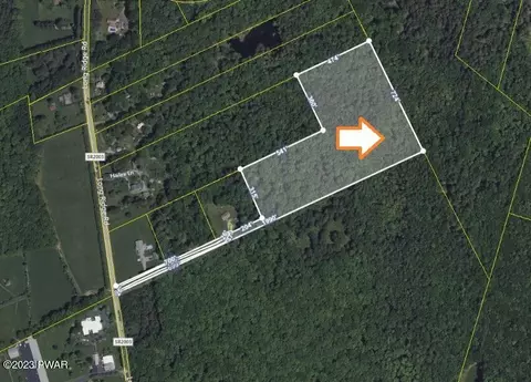 41 Coyote Rdg, Hawley, PA 18428