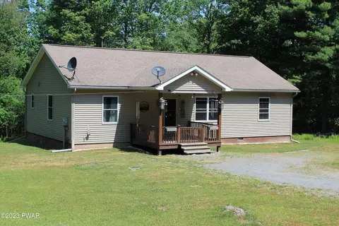 31 Coyote Rdg, Hawley, PA 18428