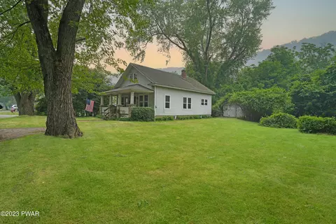 811 Avenue H, Matamoras, PA 18336