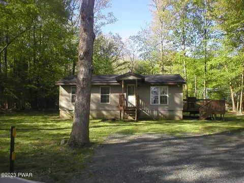 106 Planetree Ln, Dingmans Ferry, PA 18328