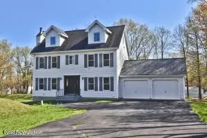 135 Lehman Rd, Bushkill, PA 18324