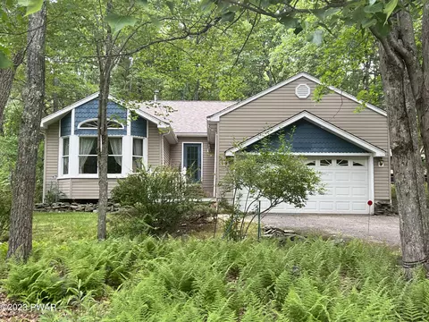 114 Lincoln Dr, Lords Valley, PA 18428