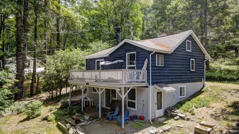 101 Lower Unger Ln, Paupack, PA 18451