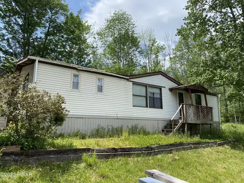 137 Cardinal Sq, Honesdale, PA 18431