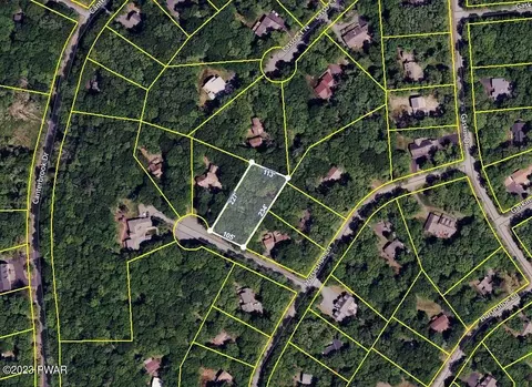 800 S Lasso Ct, Lords Valley, PA 18428