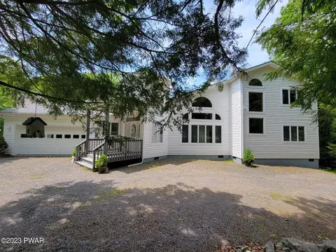 142 Eisenhower Dr, Lords Valley, PA 18428 photo 3