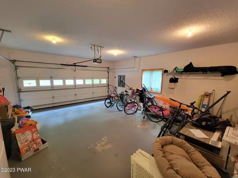 142 Eisenhower Dr, Lords Valley, PA 18428 photo 65