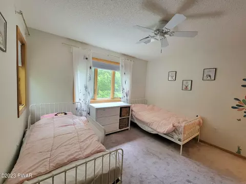 142 Eisenhower Dr, Lords Valley, PA 18428 photo 58