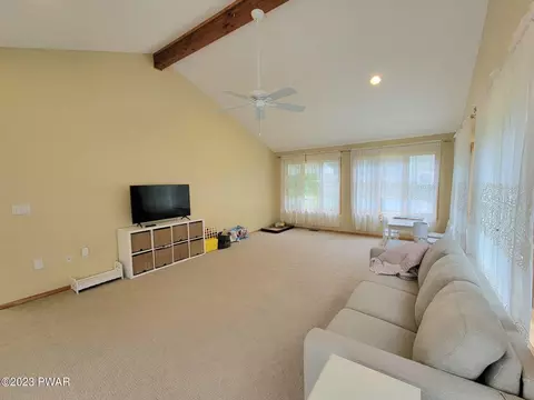 142 Eisenhower Dr, Lords Valley, PA 18428 photo 44