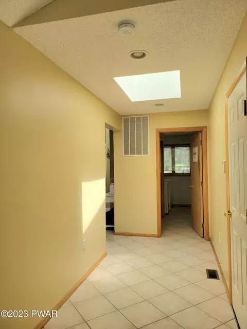 142 Eisenhower Dr, Lords Valley, PA 18428 photo 37