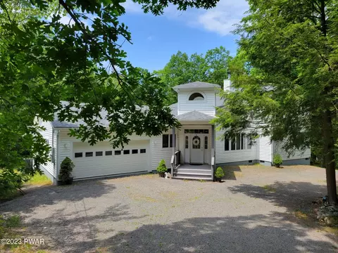 142 Eisenhower Dr, Lords Valley, PA 18428