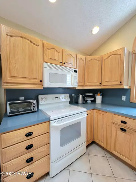 142 Eisenhower Dr, Lords Valley, PA 18428 photo 64