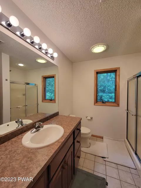 142 Eisenhower Dr, Lords Valley, PA 18428 photo 56