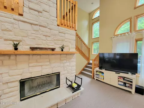 142 Eisenhower Dr, Lords Valley, PA 18428 photo 47