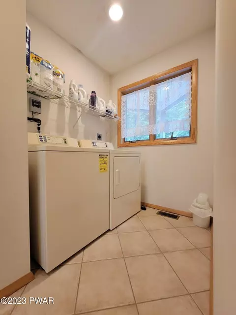 142 Eisenhower Dr, Lords Valley, PA 18428 photo 39