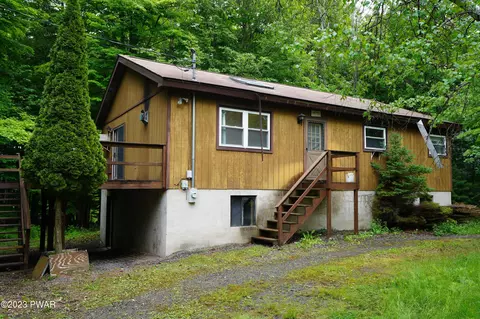 176 Parkwood Dr, Lake Ariel, PA 18436