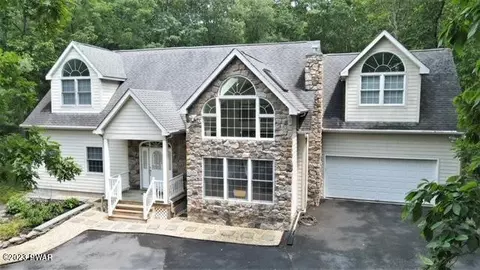 137 Forest Dr, Lords Valley, PA 18428