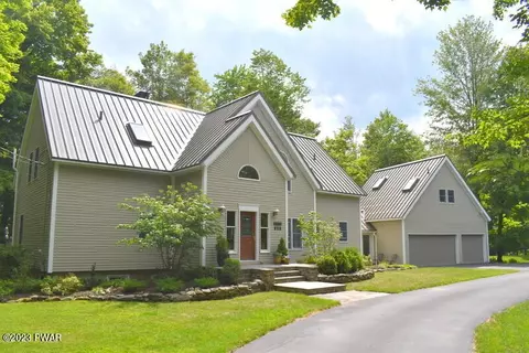 137 White Birch Rdg, Lake Ariel, PA 18436