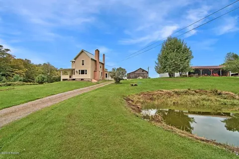 61 Owl Wood Rd, Honesdale, PA 18431