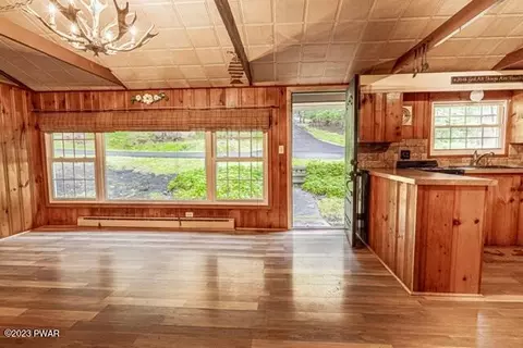 184 Outer Dr, Dingmans Ferry, PA 18328 photo 4