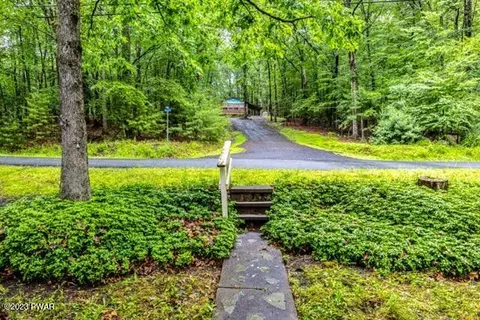 184 Outer Dr, Dingmans Ferry, PA 18328 photo 21