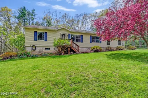 128 Pleasant Ln, Milford, PA 18337