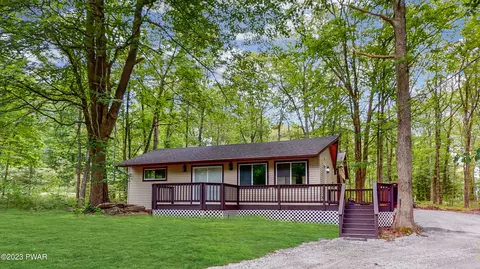 101 Forest Dr, Hawley, PA 18428