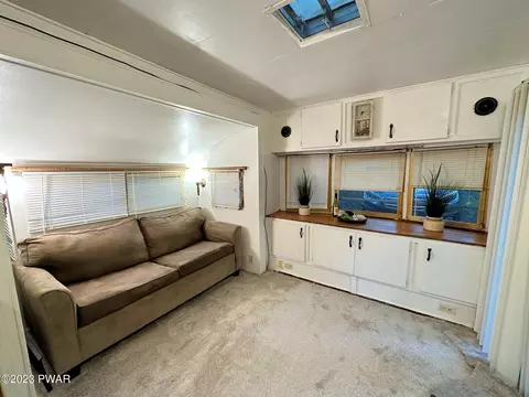 116 Lake Adventure Dr, Milford, PA 18337