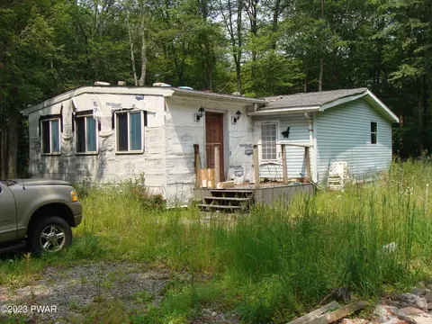 24 Tom Tom Way, Gouldsboro, PA 18424